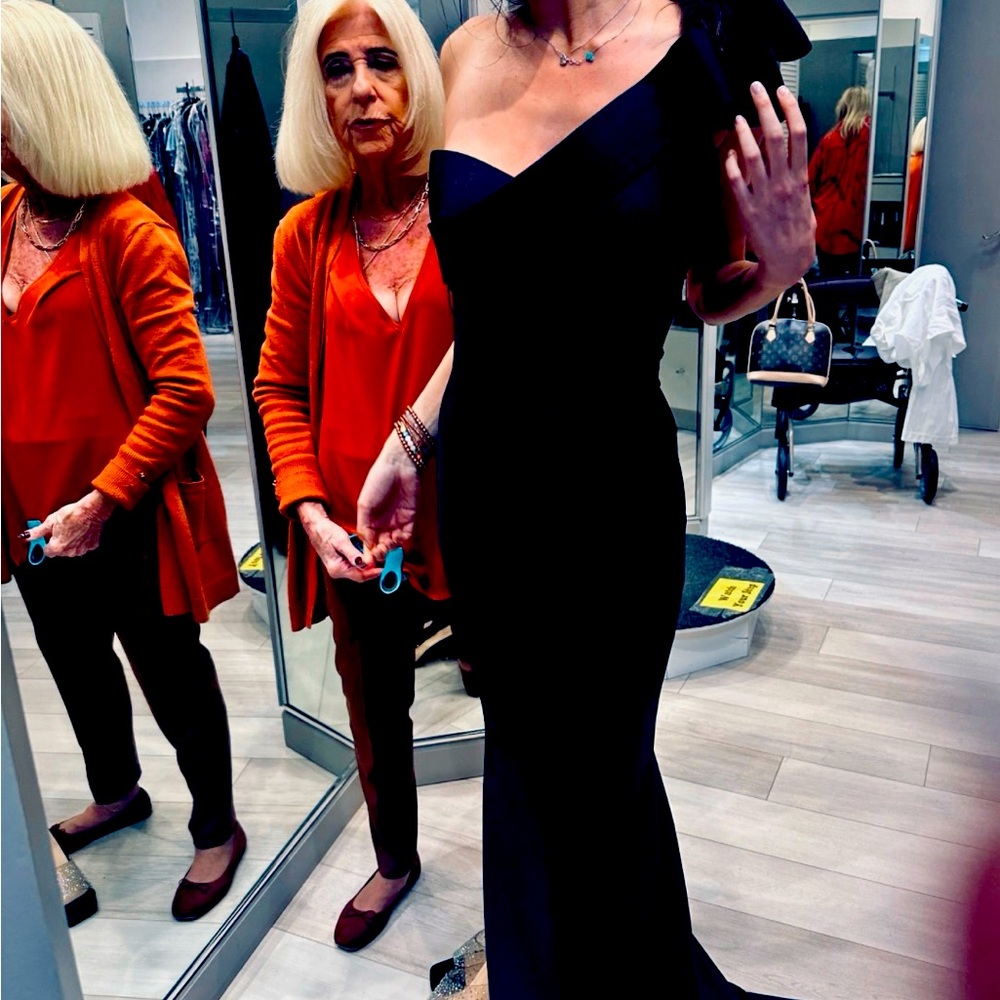 Never worn- Woman’s one shoulder gown - Picture 3 of 5